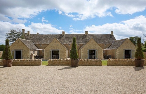 Southrop Cottage | Stylish Southrop Stay | Boutique Countryside Base