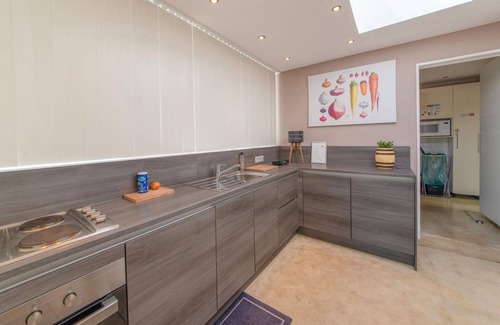 Tilff House | Stylish Stay Near Forest