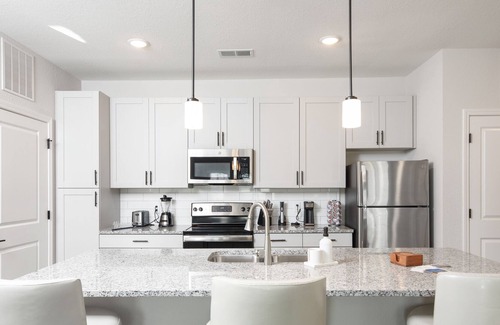 Charlotte Apartment | Stylish Uptown Loft 5 mins to Panthers Stadium, Convention Center 8305