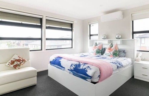 Point Cook House | Stylish villa for 2+ in point cook Melbourne
