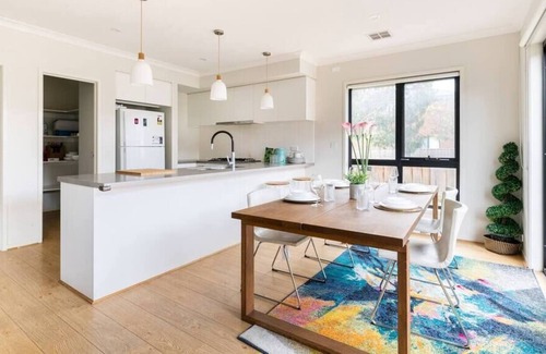 Point Cook House | Stylish villa for 2+ in point cook Melbourne