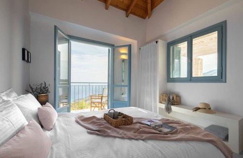 Kalamitsi Villa | Stylish Villa With Private Pool and Amazing Sunset View