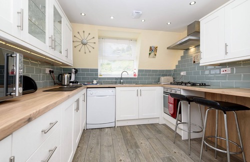 West Looe House | Stylish waterfront apartment with magnificent view