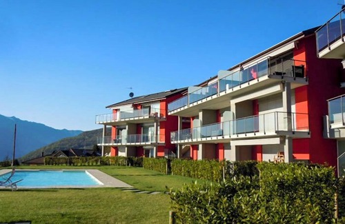 Poppino Apartment | Stylishly furnished vacation apartment in a residence with pool & dream lake view