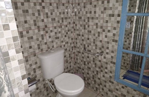 Bairro da Enseada Bed & Breakfast | Suíte 4 para PcD com piscina em Caraguatatuba