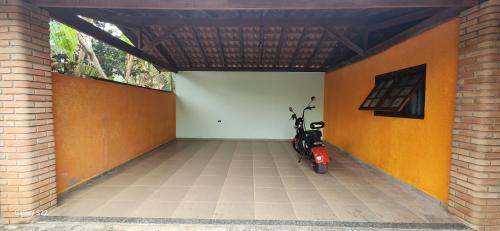 Salto House | Suíte Acessível na Chácara Refrigério