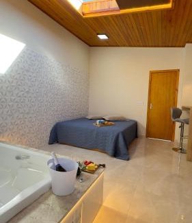 Piratuba House | Suíte dos Sonhos - Suíte climatizada - Romântica, única e meio à natureza!