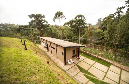 Recanto Araucaria Hotel | Suíte Jasmim branco