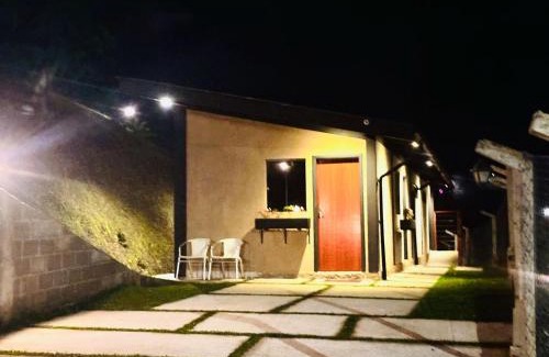 Recanto Araucaria Hotel | Suíte Jasmim branco