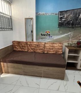 Guarapari Apartment | Suíte Mar 210 - Econômica e Compacta - Praia do Morro - Prédio frente Mar com elevador, atravessou a avenida, já está na Praia - Garagem - Internet