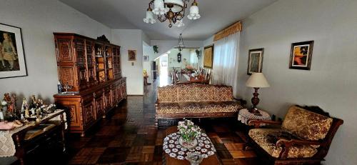 Socorro House | Suítes em rua principal de Socorro-SP