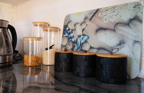 Constantia Kloof Cottage | Su Casa - Stylish & Spacious Guesthouse