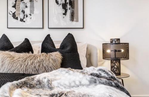 Prahran Apartment | Suave Condo in Trendy PrahranSteps to Greville St
