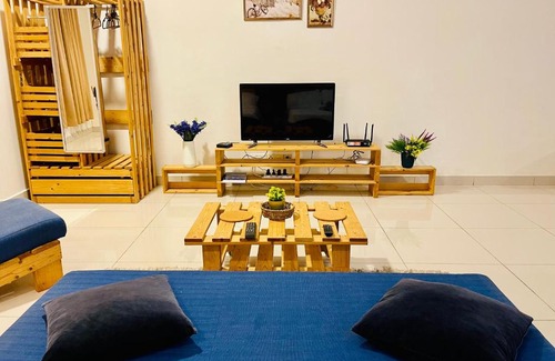 Usj 1 Apartment | Subang Jaya/DaMen Cozy Homestay