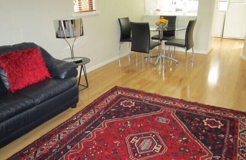 Subiaco Apartment | Subiaco Executive/Holidays Apartment. Free Wifi