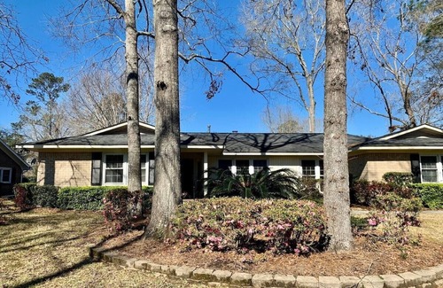 Hanahan House | Suburban Ranch Home Perfect For Family Vacation