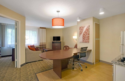 Executive Park Hotel | Suburban Studios Charlotte – Executive Park
