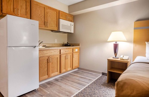 Grand Island Hotel | Suburban Studios I-80 Grand Island