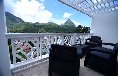 Soufriere Villa | *Sugarmon Villas* Piton Cave Suite with amazing Pergola Balcony View!