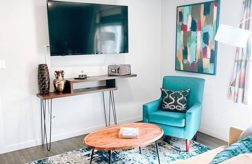 Midtown Apartment | Suite #1 Modern One Bedroom in Midtown, OKC!