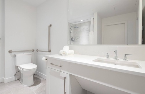 Regional District of Nanaimo Apartment | Suite 108 - One-Bedroom Oceanview King Suite
