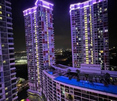 Shah Alam Apartment | Suite 196 at i-City-2BR l 5 Pax l Wifi l 1 Car Park