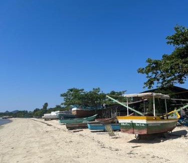 Vila da Gloria House | Suite 2 - Praia bonita hospedagem, agora com ar condicionado