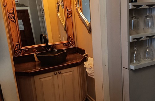 Caye Caulker House | Suite 3 pool Side suite