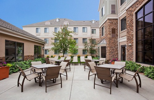 Eagan Condo | Suite 5 Mins to Mall of America w/24 Hour Gym !