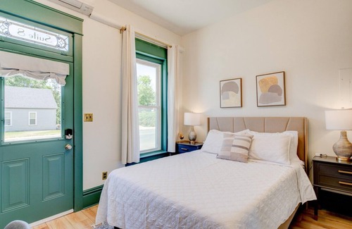 Springville Apartment | Suite 8 Historic Art City Inn
