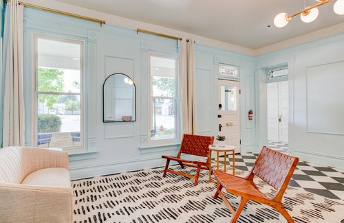 Springville Apartment | Suite 8 Historic Art City Inn