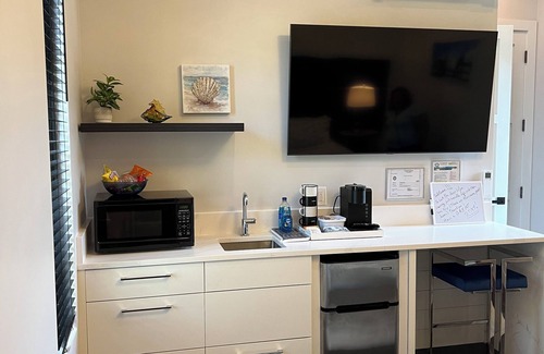 Folly Beach Apartment | Suite A - 3 minutes walk to Center of Folly Beach, across from beach-1 Room