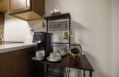 Lawrenceville House | Suite B Cozy Rear Entry Basement Escape, 4b1b