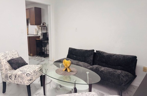 Lawrenceville House | Suite B Cozy Rear Entry Basement Escape, 4b1b