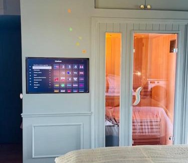Bernieres-sur-Mer Apartment | Suite bord de mer - Balnéo et sauna