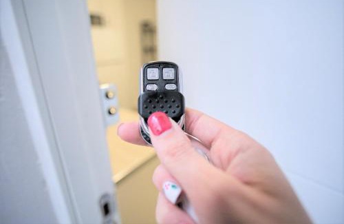 Algeciras Apartment | Suite by Hawkins Exterior BB