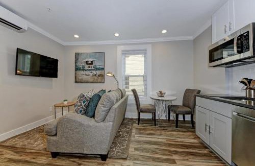 Dupont Circle Bed & Breakfast | Suite C - Dupont Circlekalorama Luxury Apartment