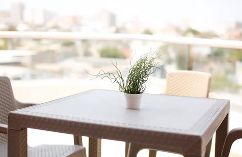 El Prado Apartment | Suite con balcón, linda vista
