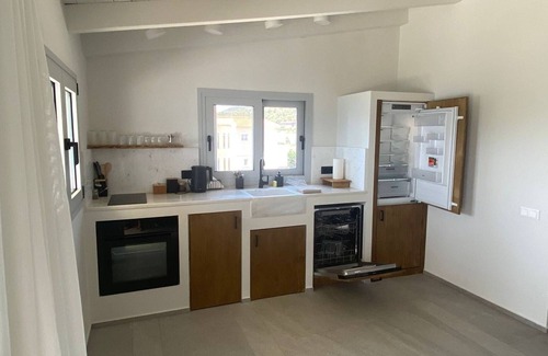 Komnina Apartment | Suite in Evia Bay hotel Edipsos
