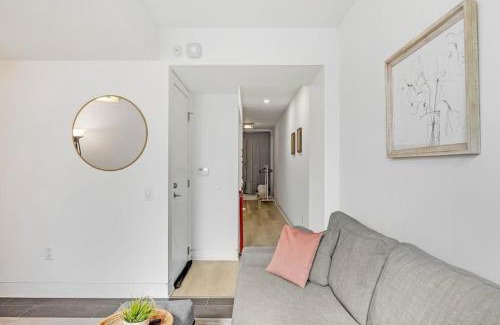 Trinity - Bellwoods Apartment | Suite in the heart of downtown Toronto