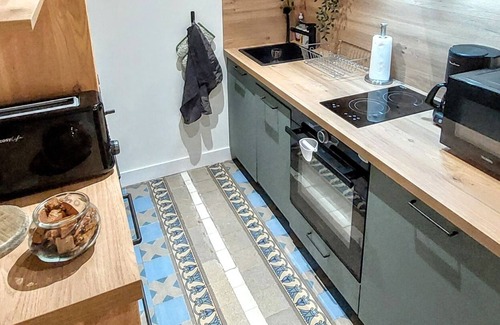 La Vespiere Apartment | Suite Jungle au Calme Avec Jardin + Netflix + Parking