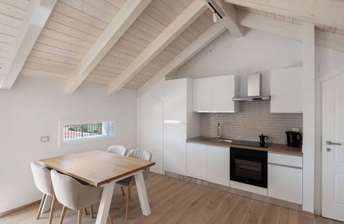 Bomerano Apartment | Suite Le Orchidee with Mountain View, Wi-Fi and Air Conditioning