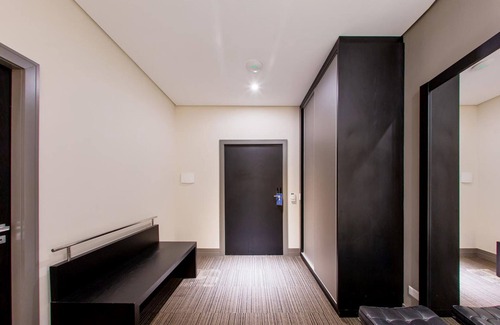Reboucas House | Suite Manhattan by ¼ UmQuarto 10-PR.