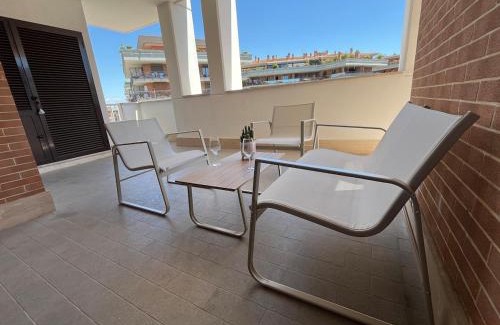 Fiumicino Apartment | Suite Moderna 60 m2 con terrazzo privato - 5 min da Aeroporto FCO e Fiera di Roma