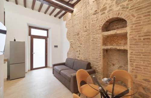 Old Town Apartment | Suite n10 - Modern flat in historic center