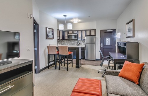 Lubbock Condo | Suite Near Texas Tech. Free Breakfast Buffet Every Morning.