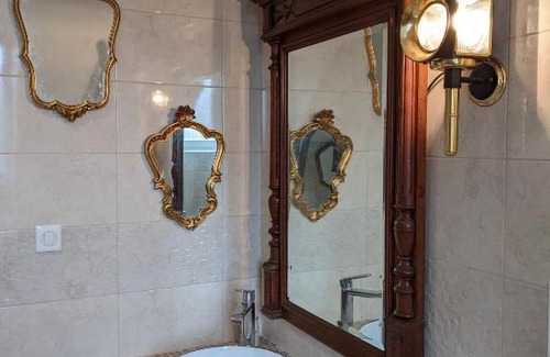 Laniscat House | suite ORIENT EXPRESS dans l'Auberge des Trains Mythiques
