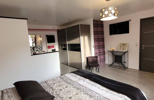 Chambly Bed & Breakfast | Suite Parentale A 2 PAS DES JO 2024