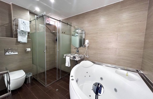 Chancay House | Suite Con Jacuzzi Vista al Jardin Hotel 3 ✨️ a 7 min de la Plaza de Chancay.