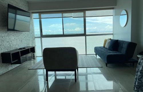 Puerto Santa Ana Apartment | Suite Riverfront 2 Puerto Santana vista al Rio , parqueo free en Santanapark